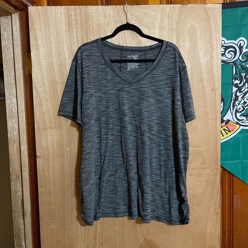 Cute black/Grey space dye v-neck t-shirt.